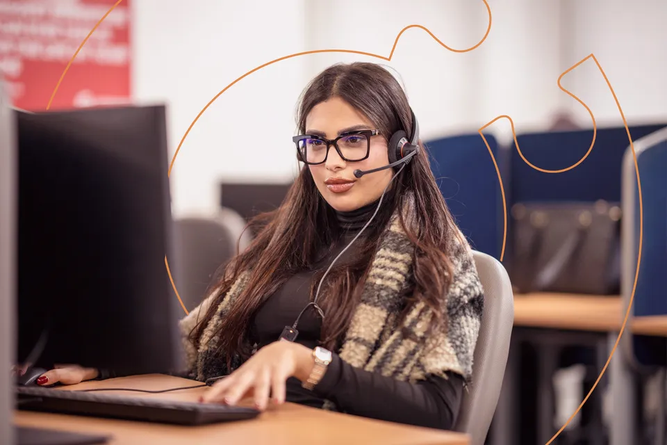 Conseillère au casque, poste de travail